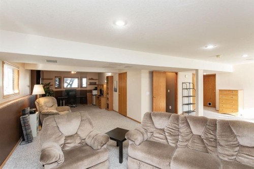 179 Douglas Avenue, Red Deer, AB - Indoor Photo Showing Living Room