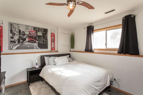 179 Douglas Avenue, Red Deer, AB - Indoor Photo Showing Bedroom