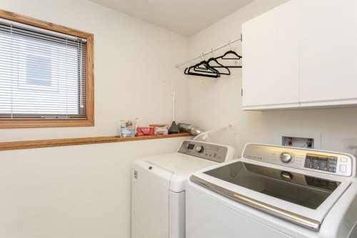 179 Douglas Avenue, Red Deer, AB - Indoor Photo Showing Laundry Room