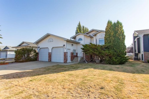 179 Douglas Avenue, Red Deer, AB - Outdoor