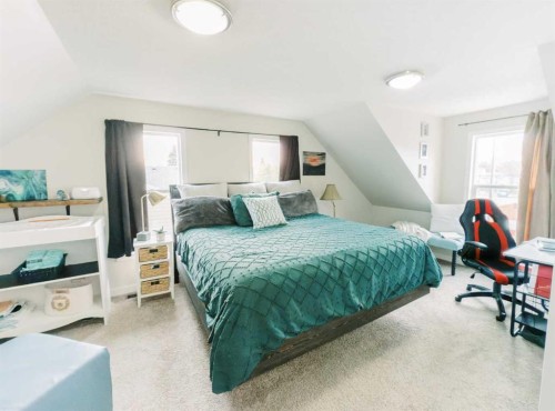 5013 57 Street, Stettler, AB - Indoor Photo Showing Bedroom