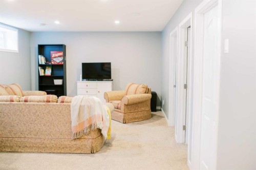 5013 57 Street, Stettler, AB - Indoor