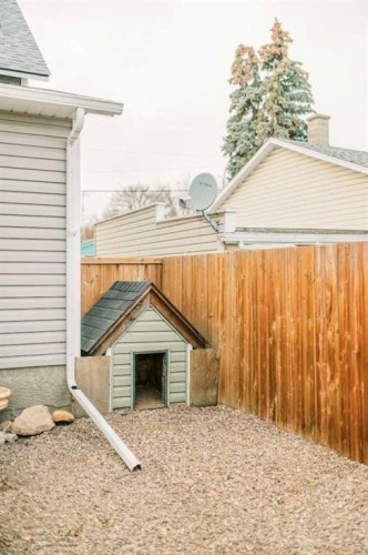 5013 57 Street, Stettler, AB - Outdoor With Exterior