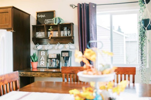 5013 57 Street, Stettler, AB - Indoor Photo Showing Dining Room