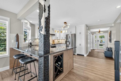 398 Marina Bay Place, Sylvan Lake, AB - Indoor Photo Showing Kitchen