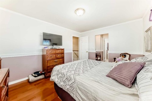 4514 54A Ave Cres, Innisfail, AB - Indoor Photo Showing Bedroom