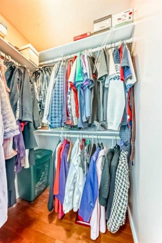 4514 54A Ave Cres, Innisfail, AB - Indoor With Storage