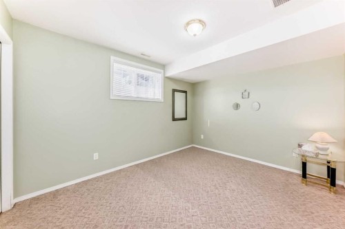 4514 54A Ave Cres, Innisfail, AB - Indoor Photo Showing Other Room