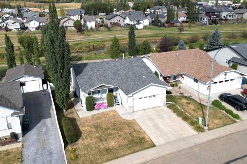 4514 54A Ave Cres, Innisfail, AB - Outdoor