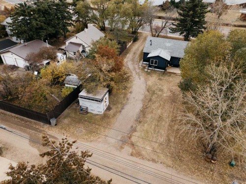 5910 50 Avenue, Stettler, AB - Outdoor