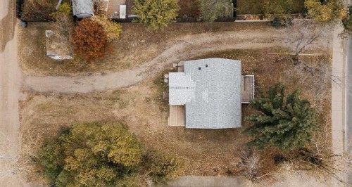 5910 50 Avenue, Stettler, AB - Outdoor