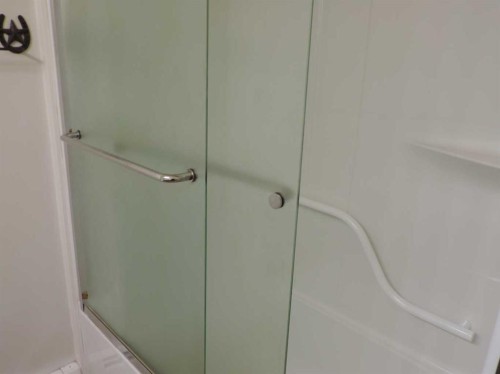 Rr30, Rural Ponoka County, AB - Indoor Photo Showing Bathroom