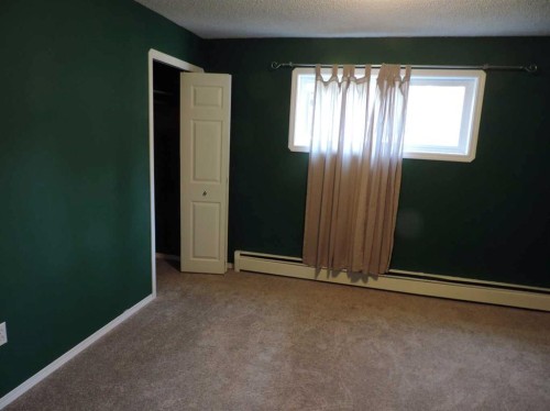 Rr30, Rural Ponoka County, AB - Indoor