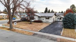 4044 50 Avenue  Innisfail, AB T4G 1J3