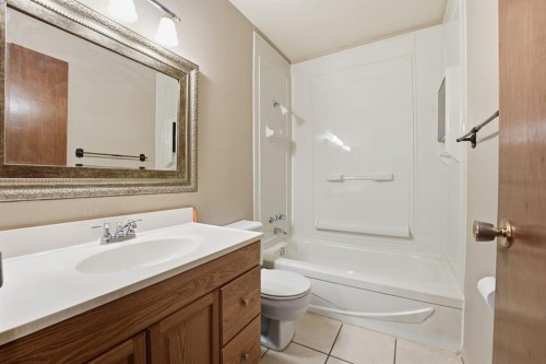 20 Allsop Close, Red Deer, AB - Indoor Photo Showing Bathroom
