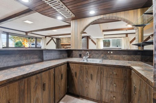 20 Allsop Close, Red Deer, AB - Indoor Photo Showing Kitchen