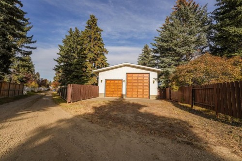 20 Allsop Close, Red Deer, AB - Outdoor