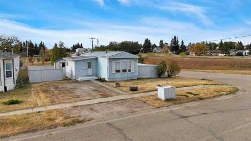 1911 20 Street, Delburne, AB - Outdoor
