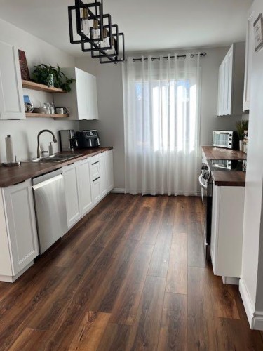 4313 53A Street, Wetaskiwin, AB - Indoor Photo Showing Kitchen