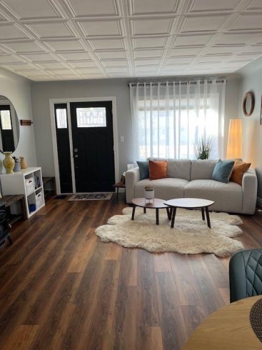 4313 53A Street, Wetaskiwin, AB - Indoor Photo Showing Living Room