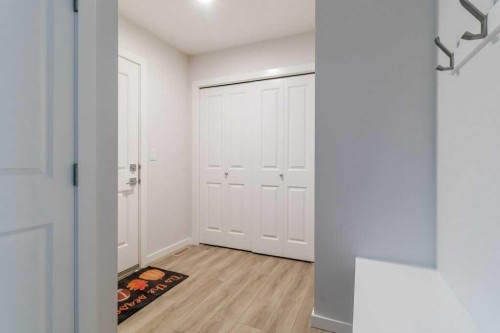 33 Earl Close, Red Deer, AB - Indoor Photo Showing Other Room