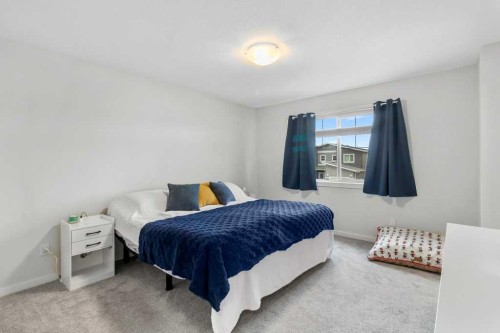 33 Earl Close, Red Deer, AB - Indoor Photo Showing Bedroom