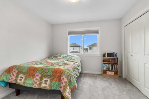 33 Earl Close, Red Deer, AB - Indoor Photo Showing Bedroom