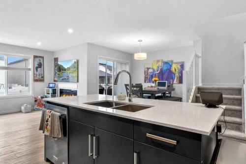 33 Earl Close, Red Deer, AB - Indoor Photo Showing Kitchen With Double Sink