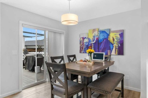 33 Earl Close, Red Deer, AB - Indoor Photo Showing Dining Room