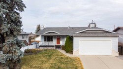 4828 44 Street  Innisfail, AB T4G 1M7