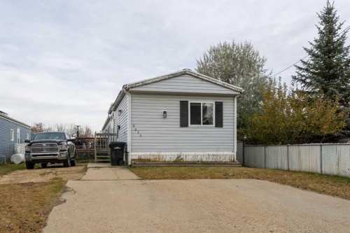 5233 47 Street, Camrose, AB - Outdoor