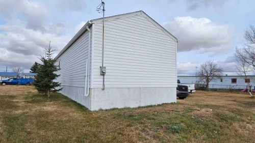 4404 Park Crescent, Coronation, AB - Outdoor