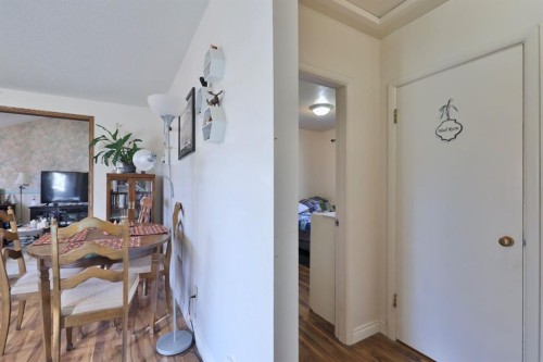 4616 46 Street, Camrose, AB - Indoor