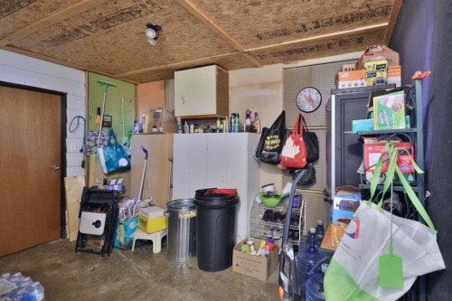 4616 46 Street, Camrose, AB - Indoor