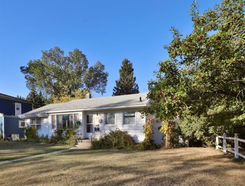 4616 46 Street, Camrose, AB - Outdoor