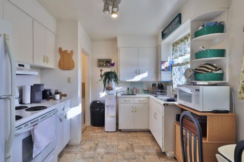 4616 46 Street, Camrose, AB - Indoor Photo Showing Kitchen