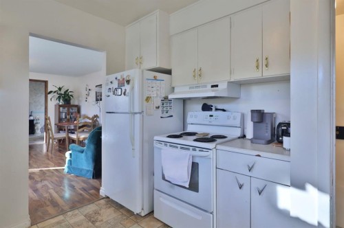 4616 46 Street, Camrose, AB - Indoor Photo Showing Kitchen