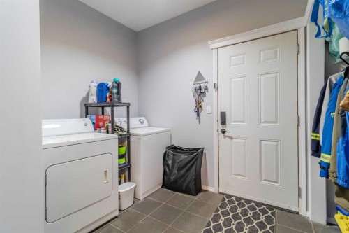 10 Fawn Meadows Crescent, Delburne, AB - Indoor Photo Showing Laundry Room