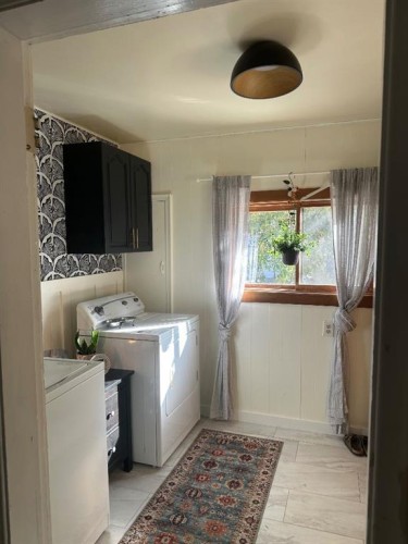 4819 50Th Alley North, Amisk, AB - Indoor Photo Showing Laundry Room