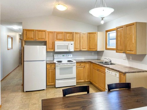 74-4802 54 Avenue, Camrose, AB 