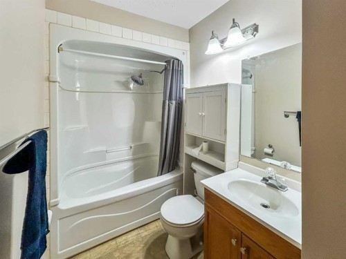 74-4802 54 Avenue, Camrose, AB 