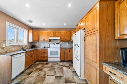 5419 53 Street, Camrose, AB - Indoor Photo Showing Kitchen