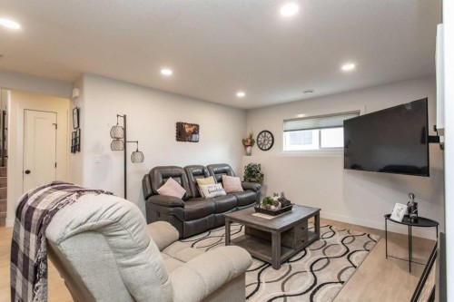 9 Aztec Street, Blackfalds, AB - Indoor
