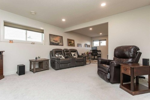 9 Aztec Street, Blackfalds, AB - Indoor
