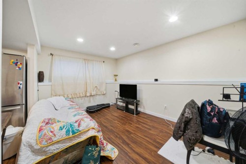 4706 43 Street, Sylvan Lake, AB - Indoor