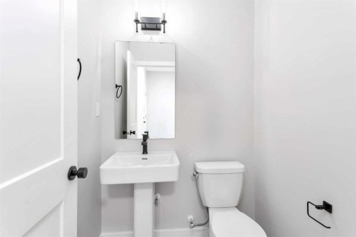 126 Norseman Close, Penhold, AB - Indoor Photo Showing Bathroom