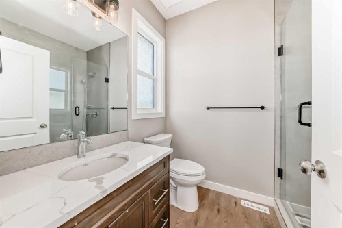 18 Tagish Avenue, Red Deer, AB - Indoor Photo Showing Bathroom