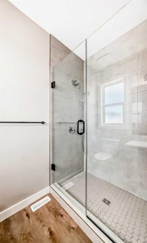 18 Tagish Avenue, Red Deer, AB - Indoor Photo Showing Bathroom