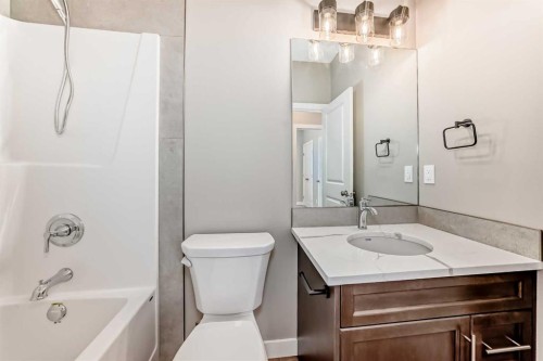 18 Tagish Avenue, Red Deer, AB - Indoor Photo Showing Bathroom