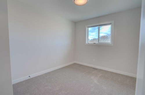 103 Gray Close, Sylvan Lake, AB - Indoor Photo Showing Other Room